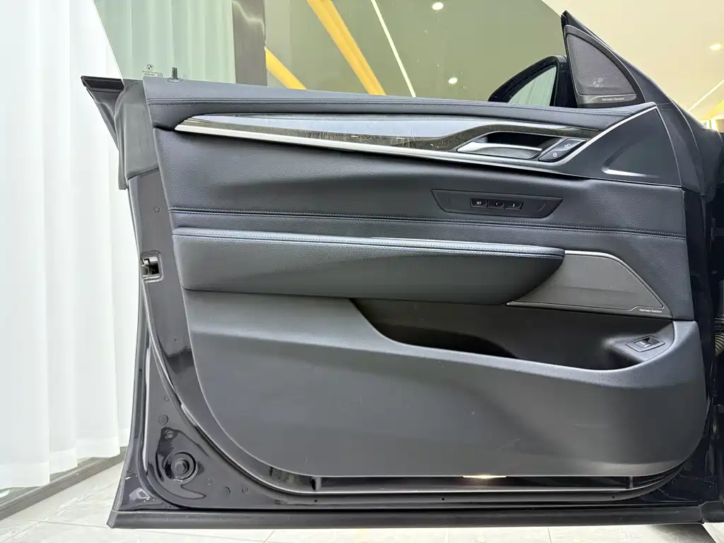 BMW 6 Series GT 2023 — фото 3