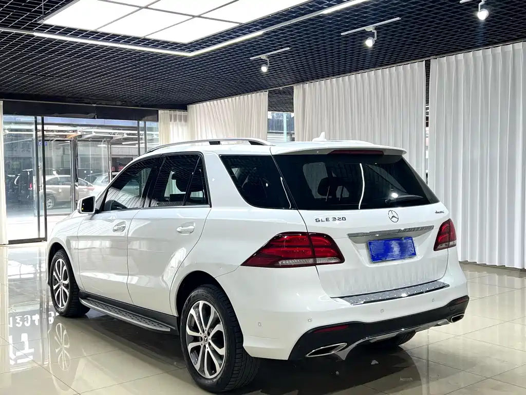 Mercedes-Benz GLE 2018 — фото 6