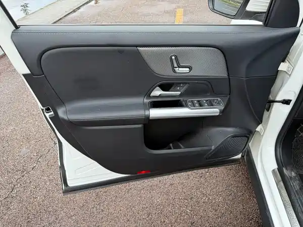 Mercedes-Benz GLA 2023