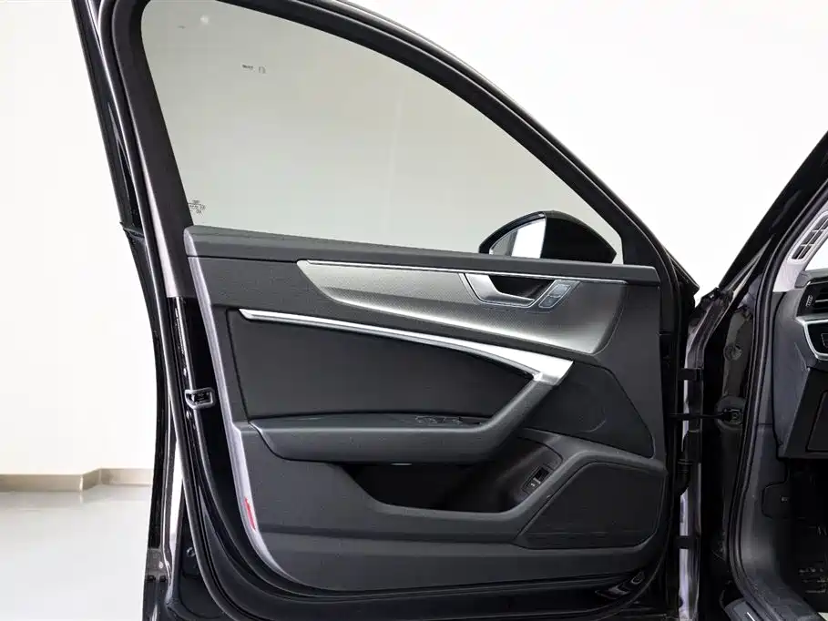 Audi A6L 2023 — фото 10