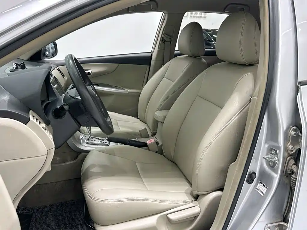 Toyota Corolla 2012 — фото 8