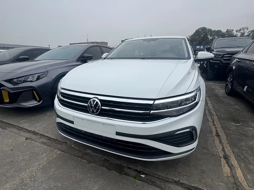Volkswagen Bora 2023