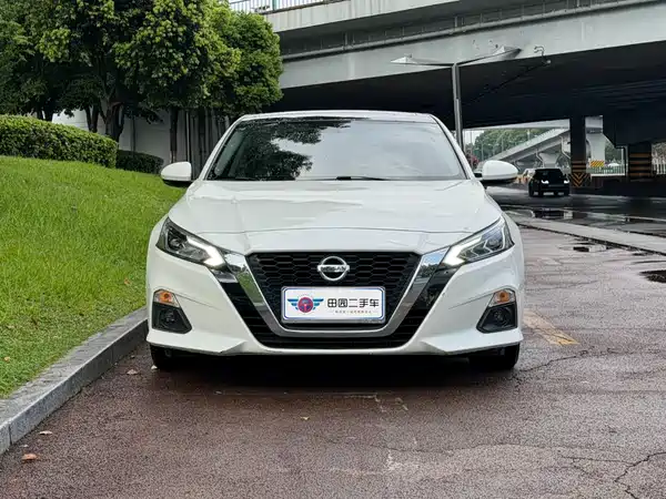 Nissan Teana 2022