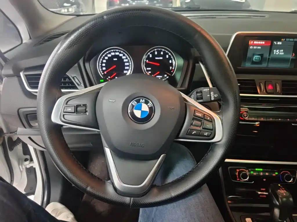 BMW 2 Series Active Tourer 2018 — фото 11