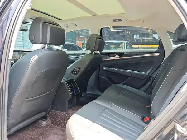 Volkswagen Passat 2024