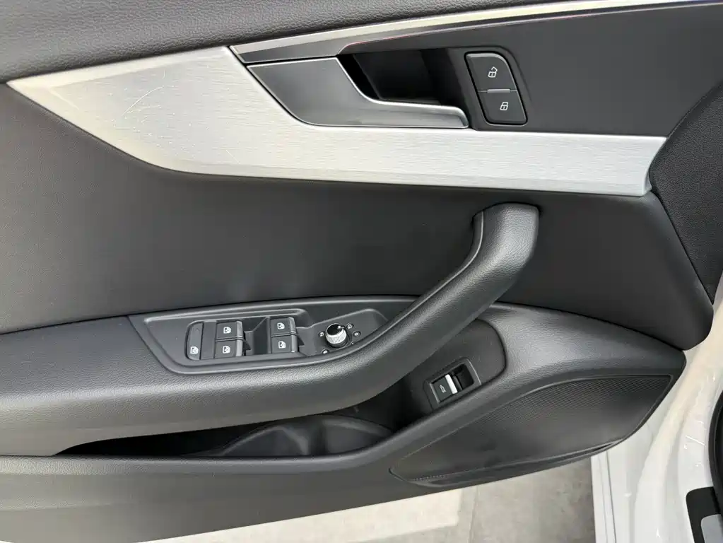 Audi A4L 2021 — фото 15