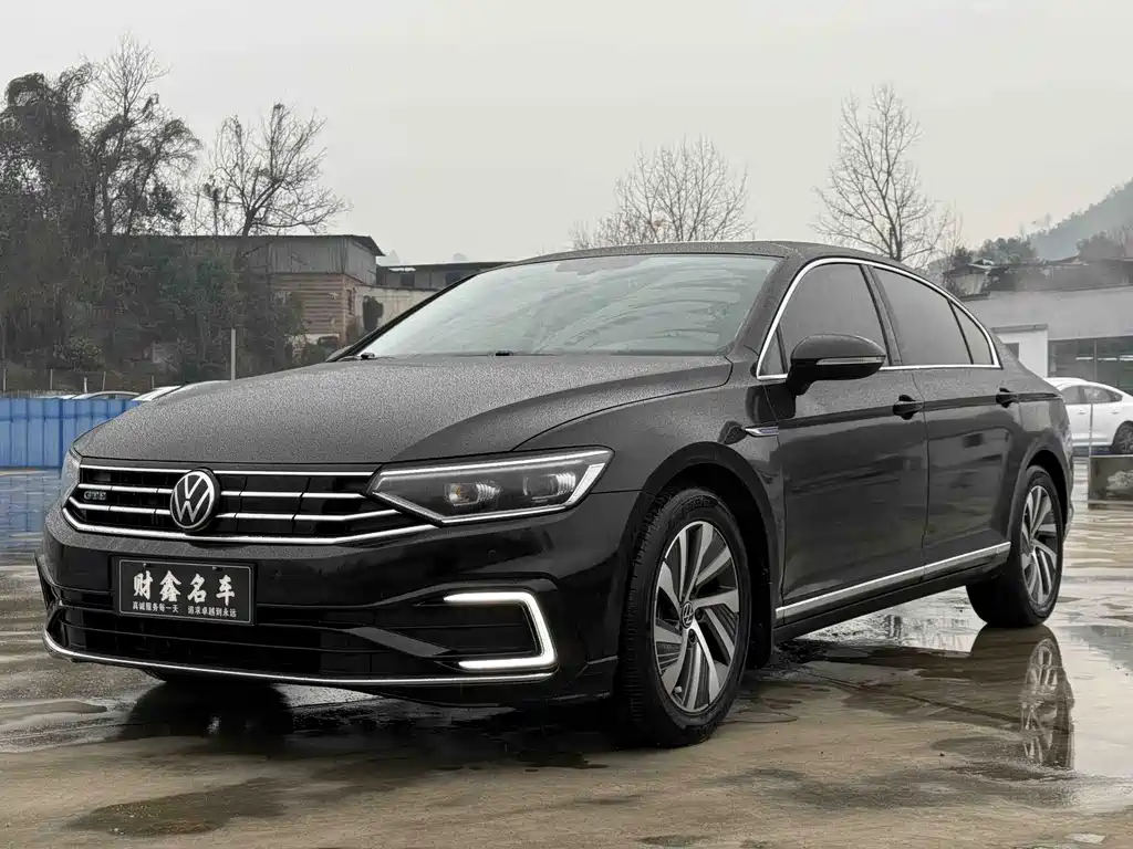 Volkswagen Magotan GTE PHEV 2022 — фото 1
