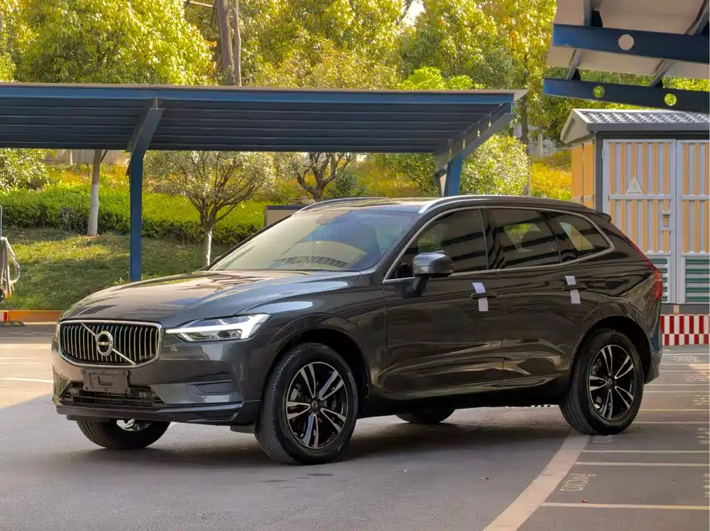 Volvo XC60 2019 — фото 1