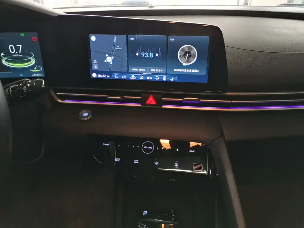 Hyundai Elantra 2022 — фото 13