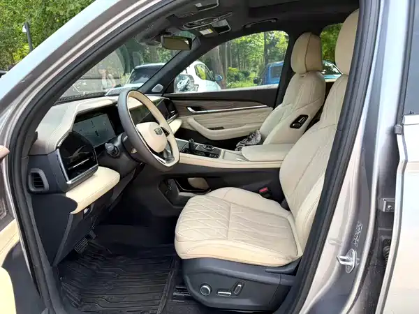 Geely Xingyue L 2025