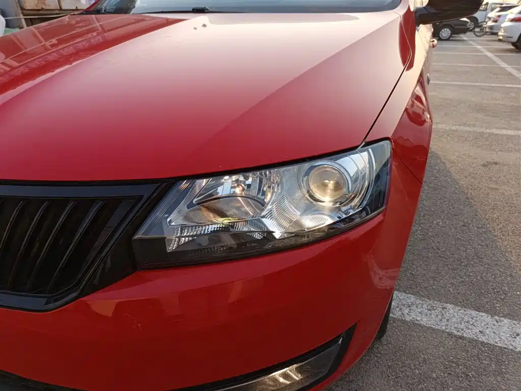 Skoda Rapid Spaceback 2016 — фото 18