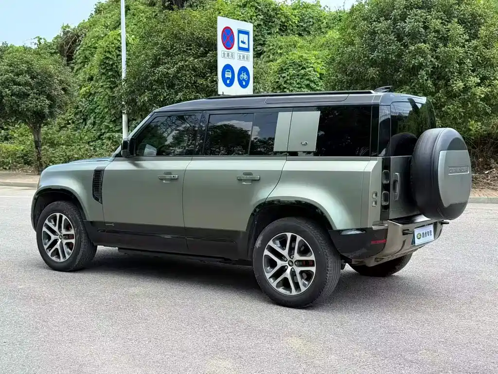 Land Rover Defender 2022 — фото 8