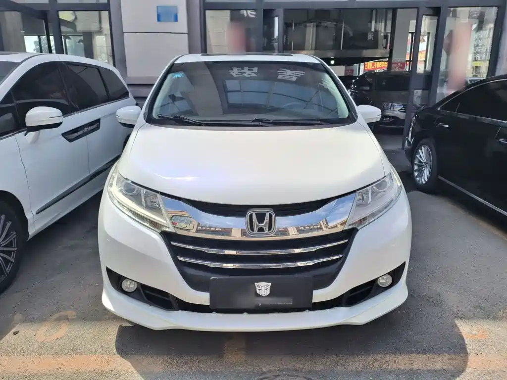 Honda Odyssey 2015 — фото 6