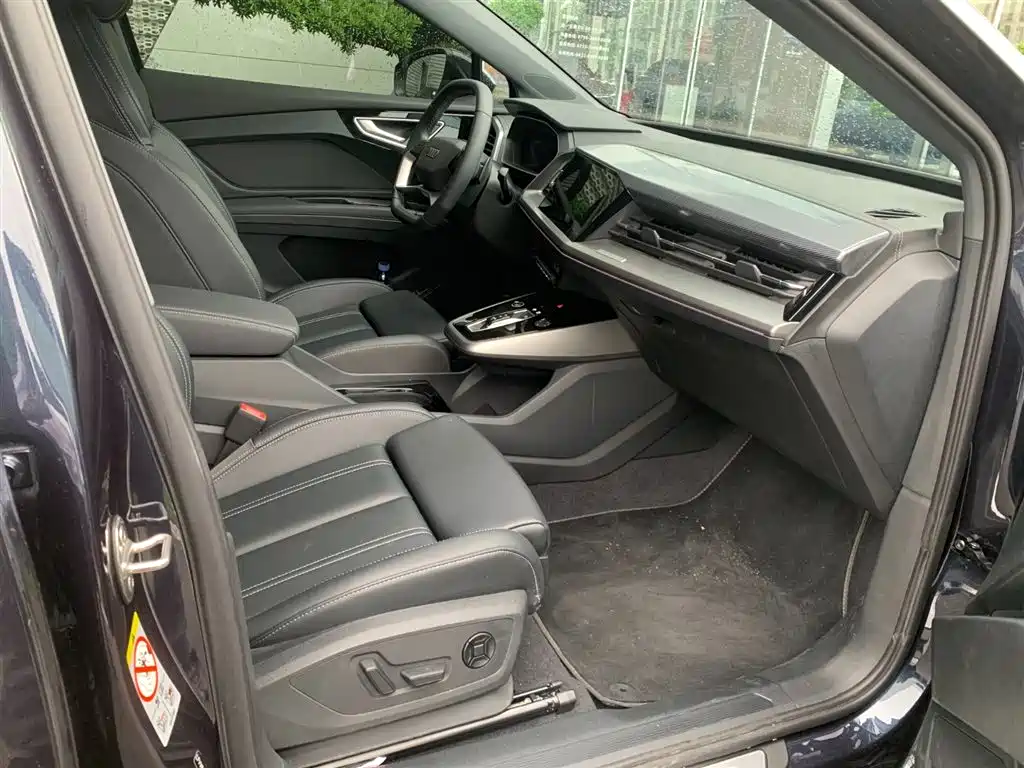 Audi Q4 e-tron 2024