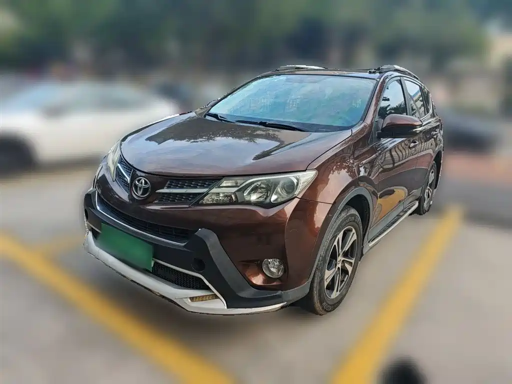 Toyota RAV4 2015 — фото 2