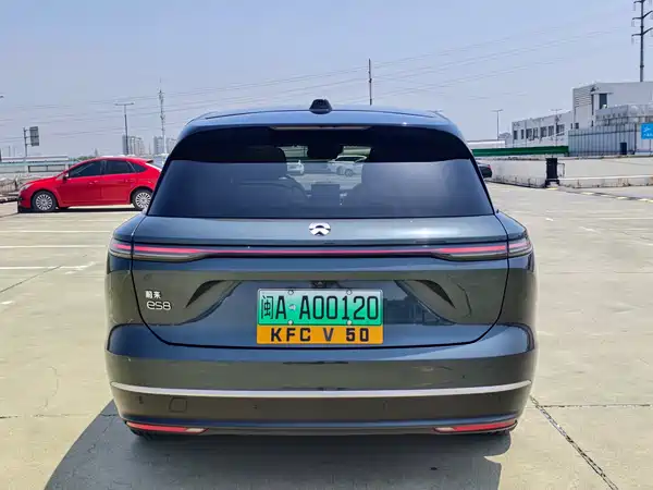 NIO ES8 2023