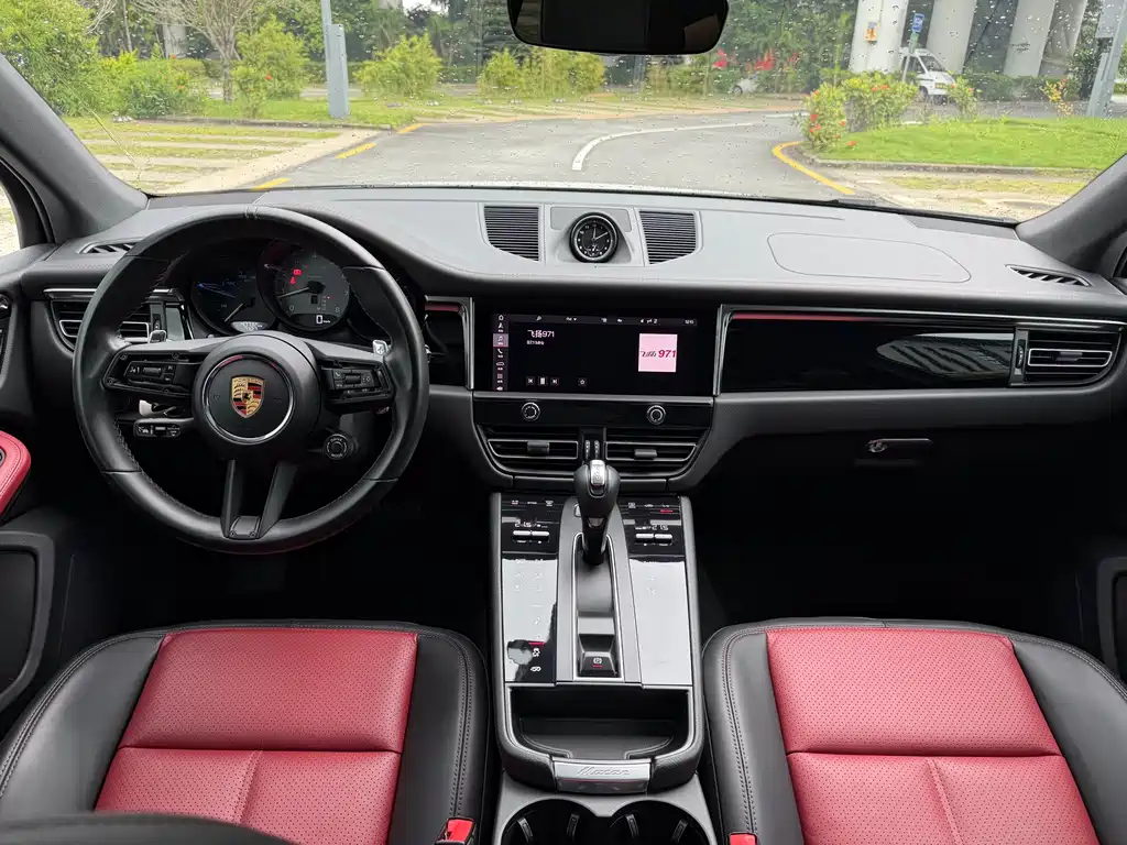 Porsche Macan 2023 — фото 15