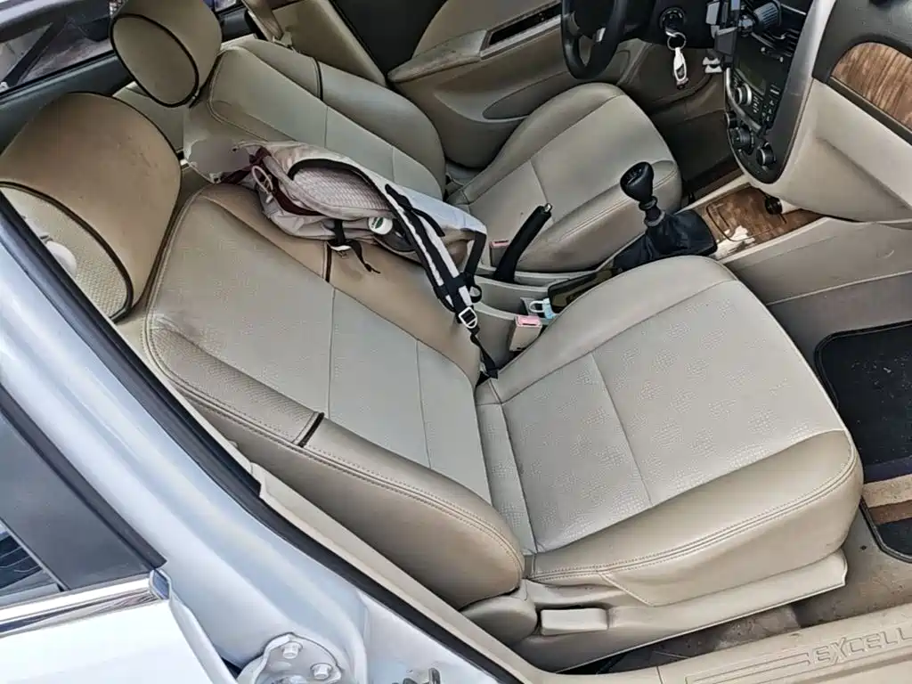 Buick Excelle 2015 — фото 25