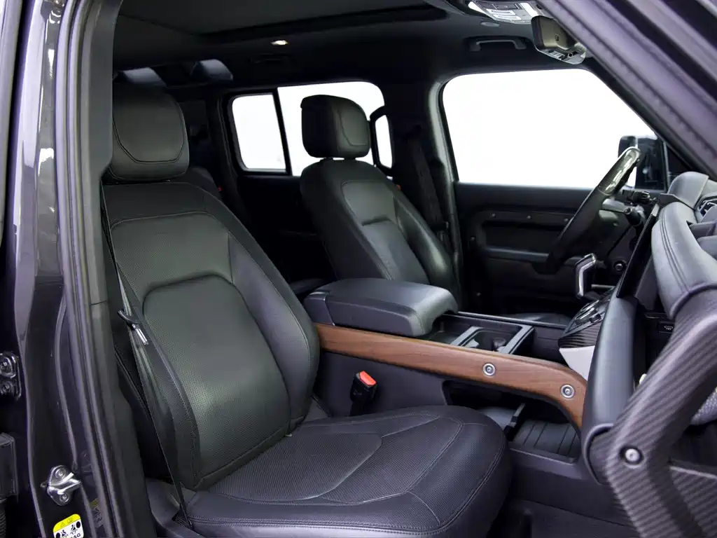 Land Rover Defender 2022 — фото 13
