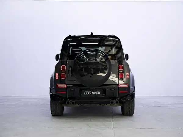 Land Rover Defender 2022