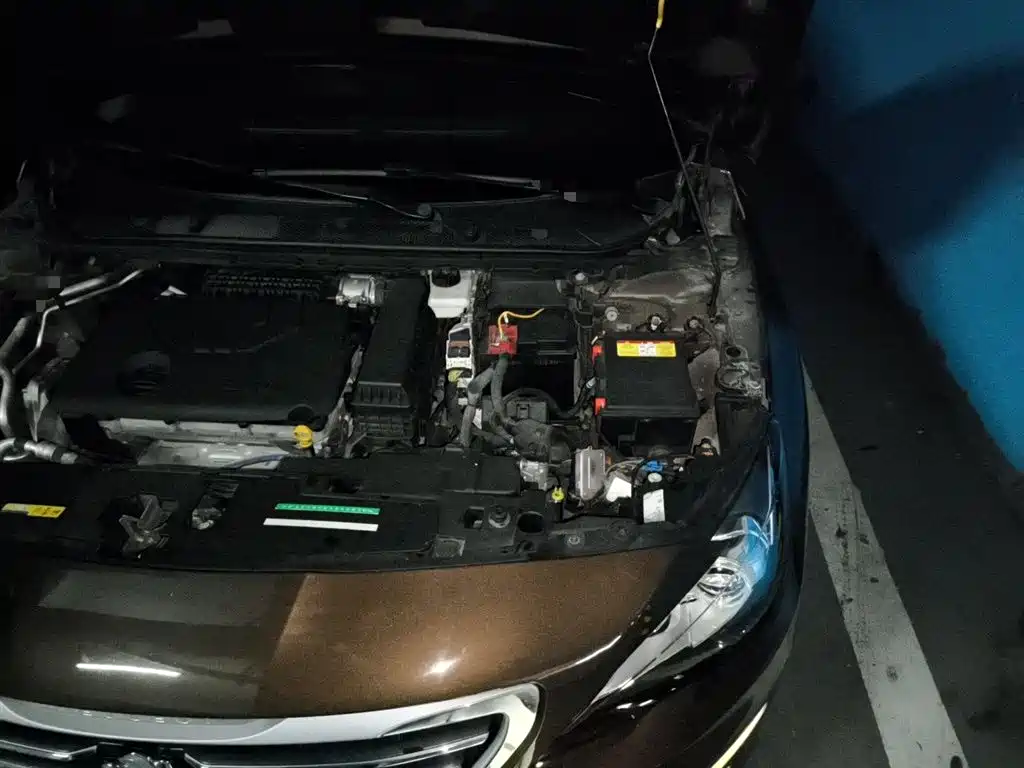 Peugeot 408 2015 — фото 22