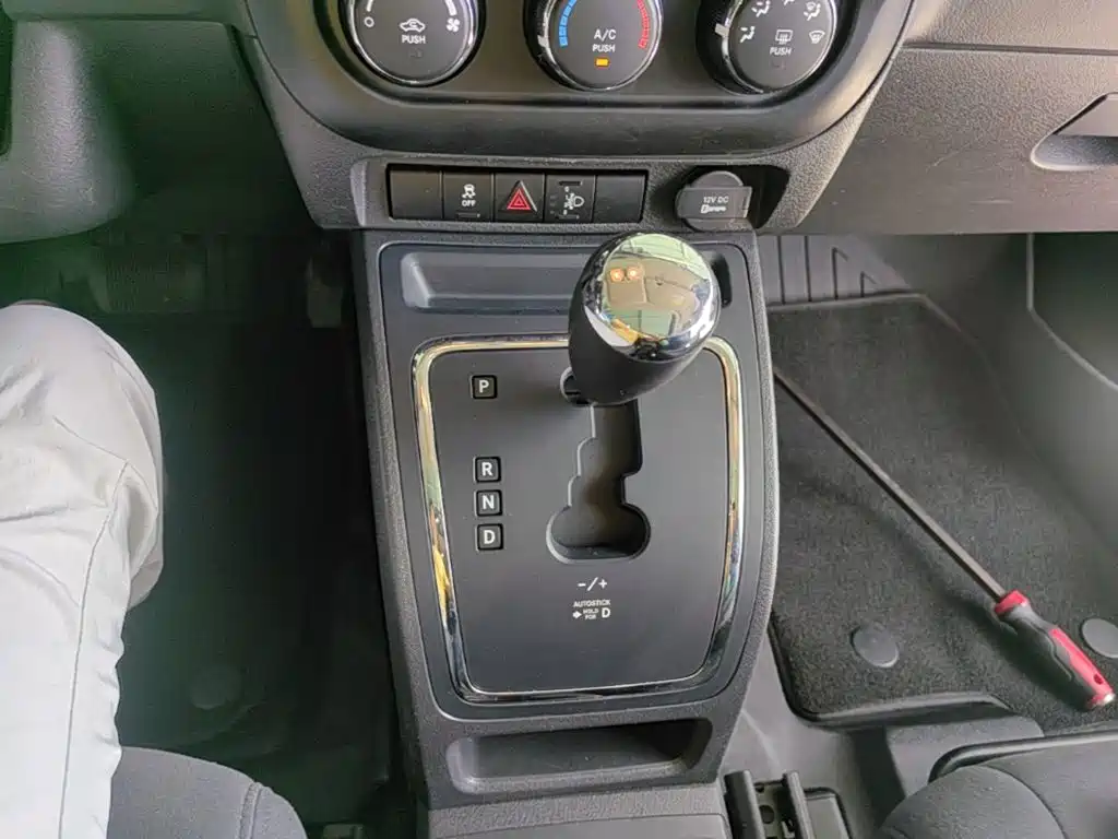 Jeep Compass 2015 — фото 14
