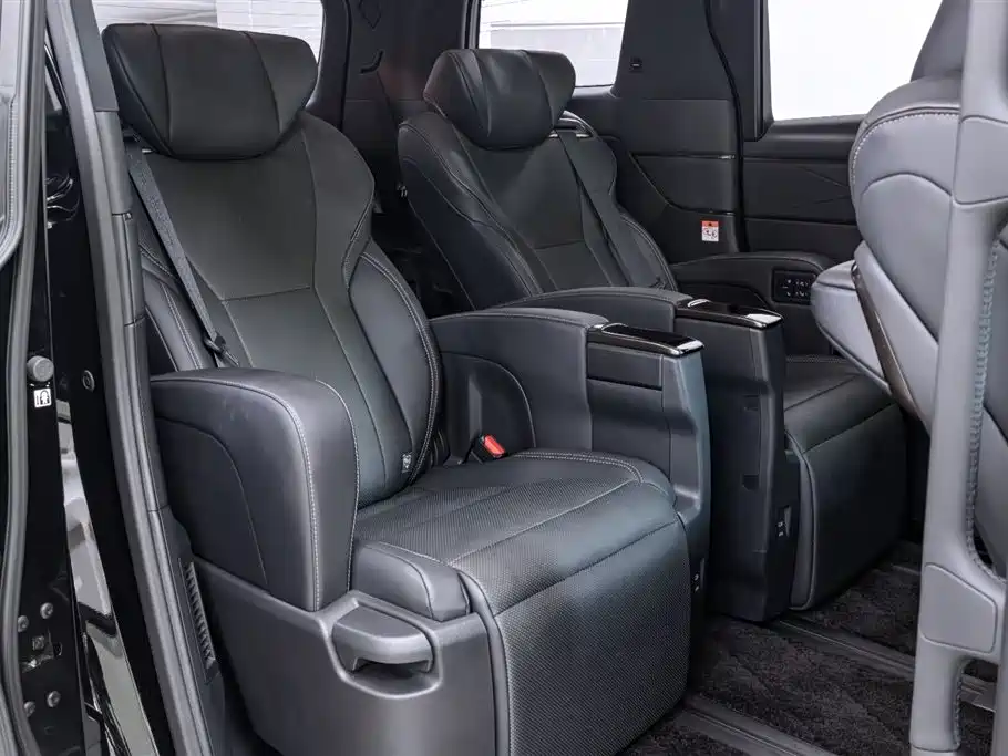Toyota Alphard 2025 — фото 10