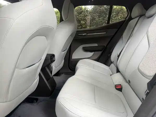 Volvo EX30 2024