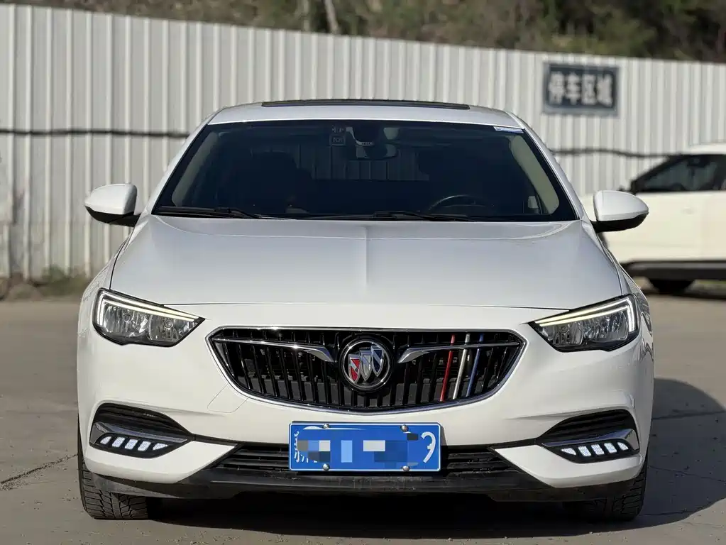 Buick Regal 2018 — фото 2