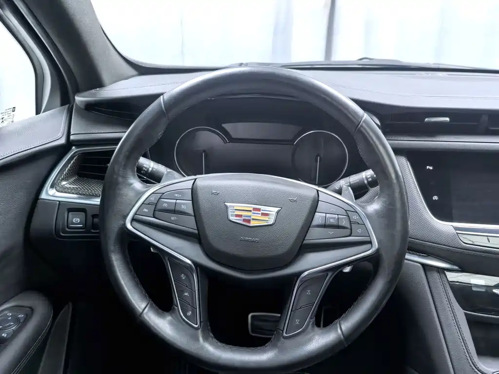 Cadillac XT5 2022 — фото 9