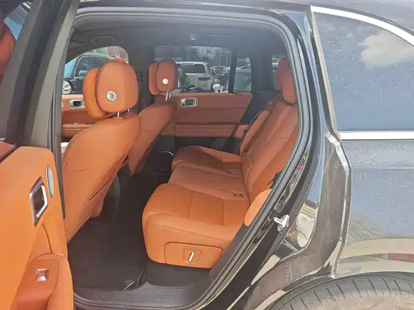 Li Auto L6 2025
