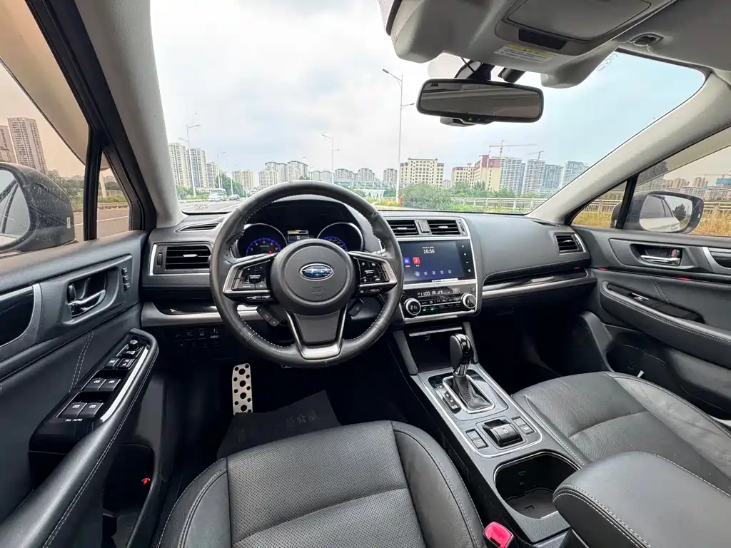 Subaru Outback 2018 — фото 27
