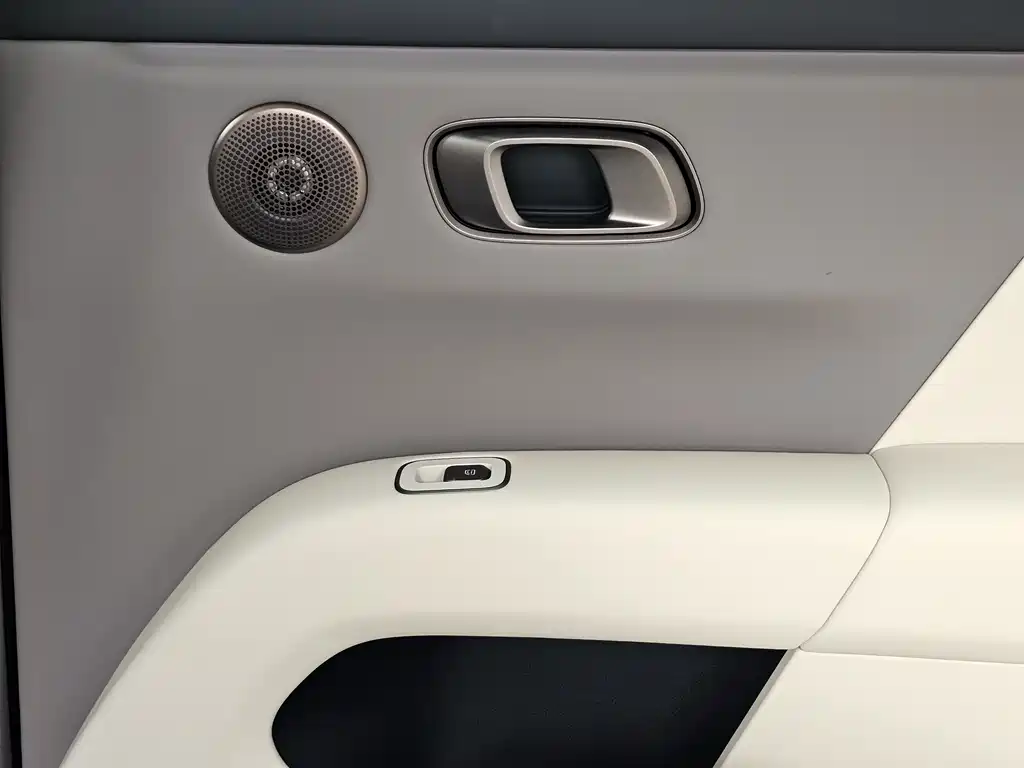 Li Auto i6 2025 — фото 16