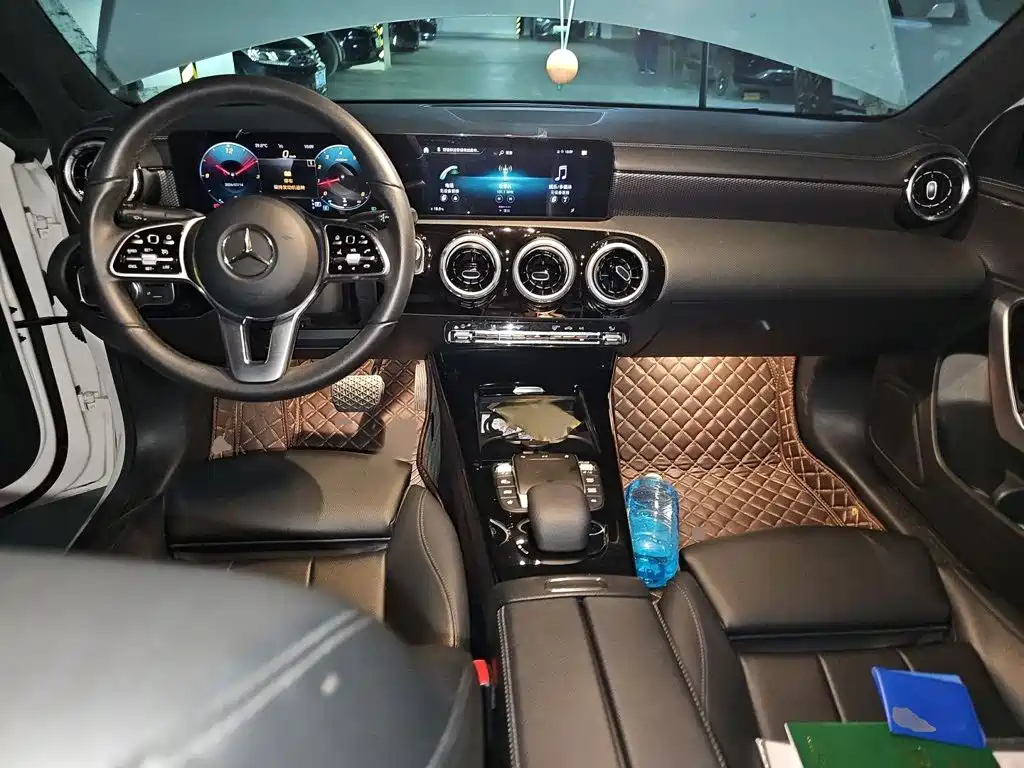 Mercedes-Benz A-Class 2021 — фото 13