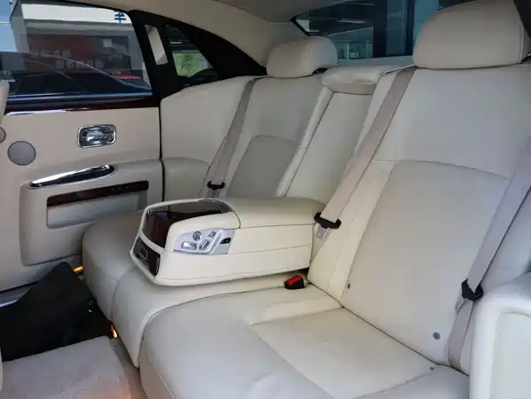Rolls-Royce Ghost 2010