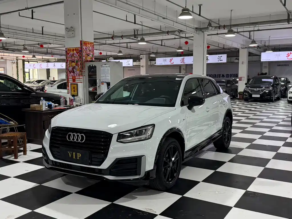 Audi Q2L 2020