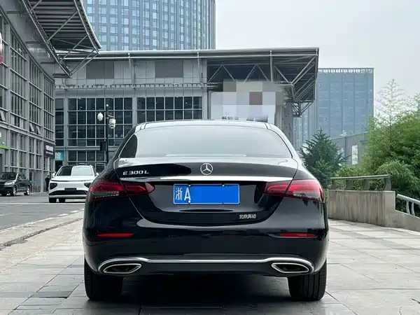 Mercedes-Benz E-Class 2023
