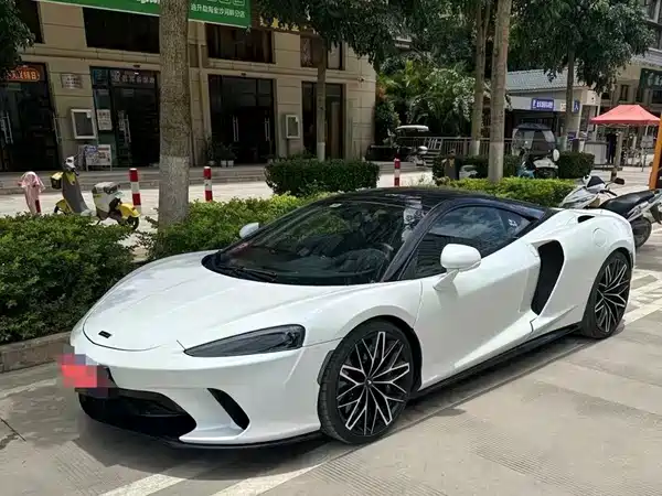 McLaren GT 2021
