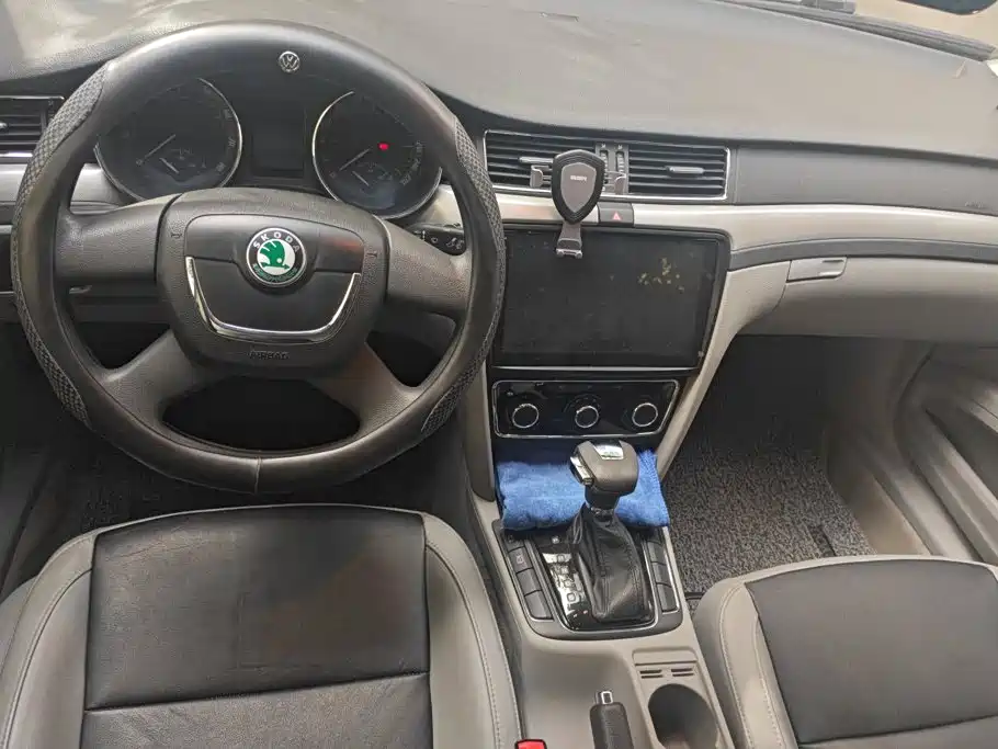 Skoda Superb 2013 — фото 12