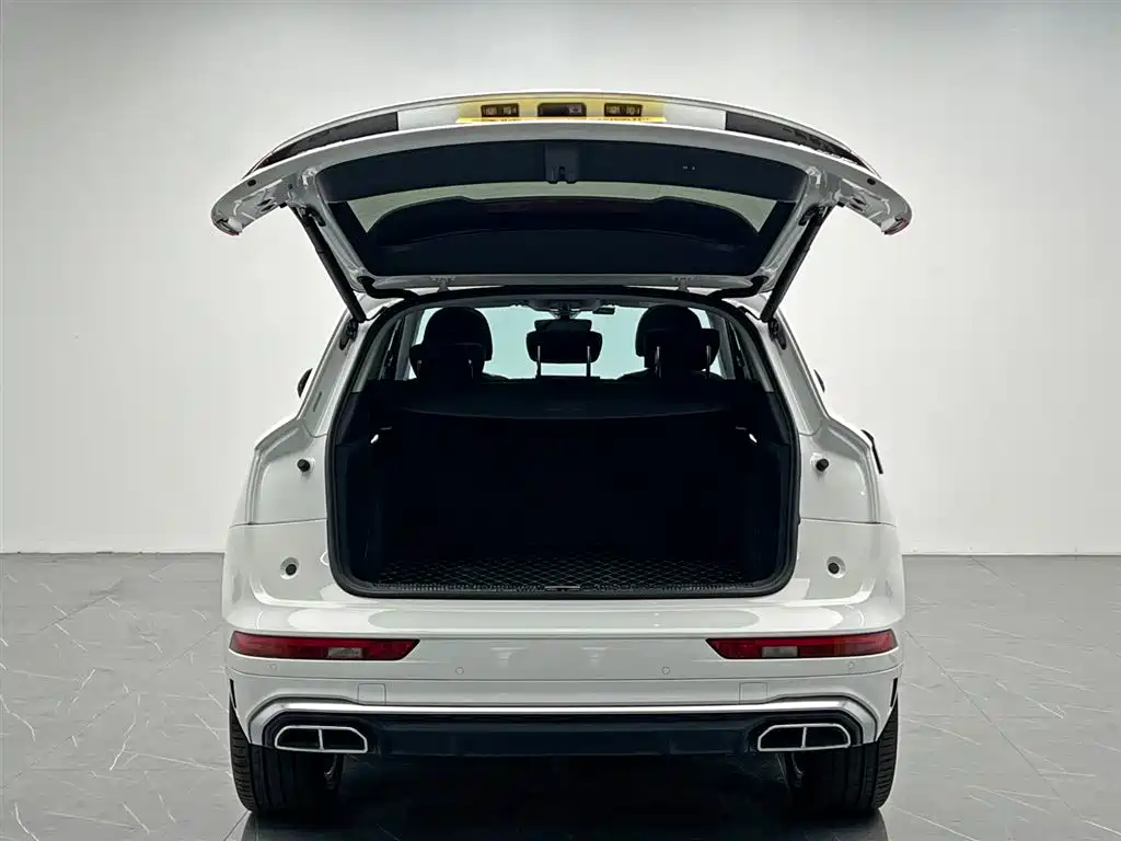 Audi Q5L 2021 — фото 11