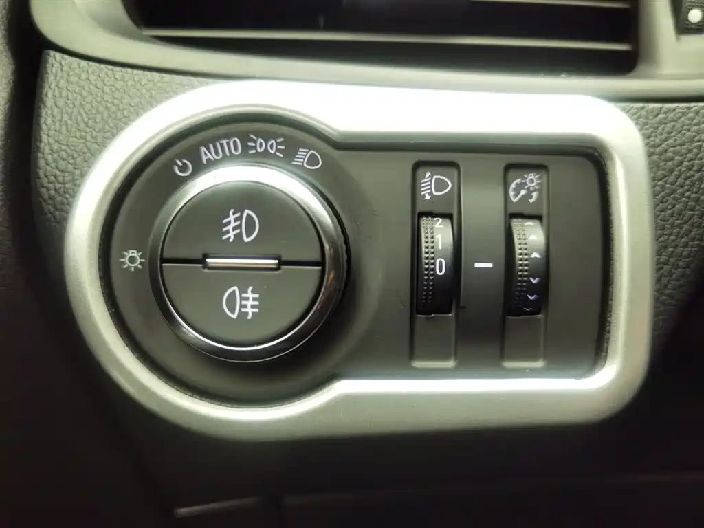 Buick Envision Plus 2018 — фото 21