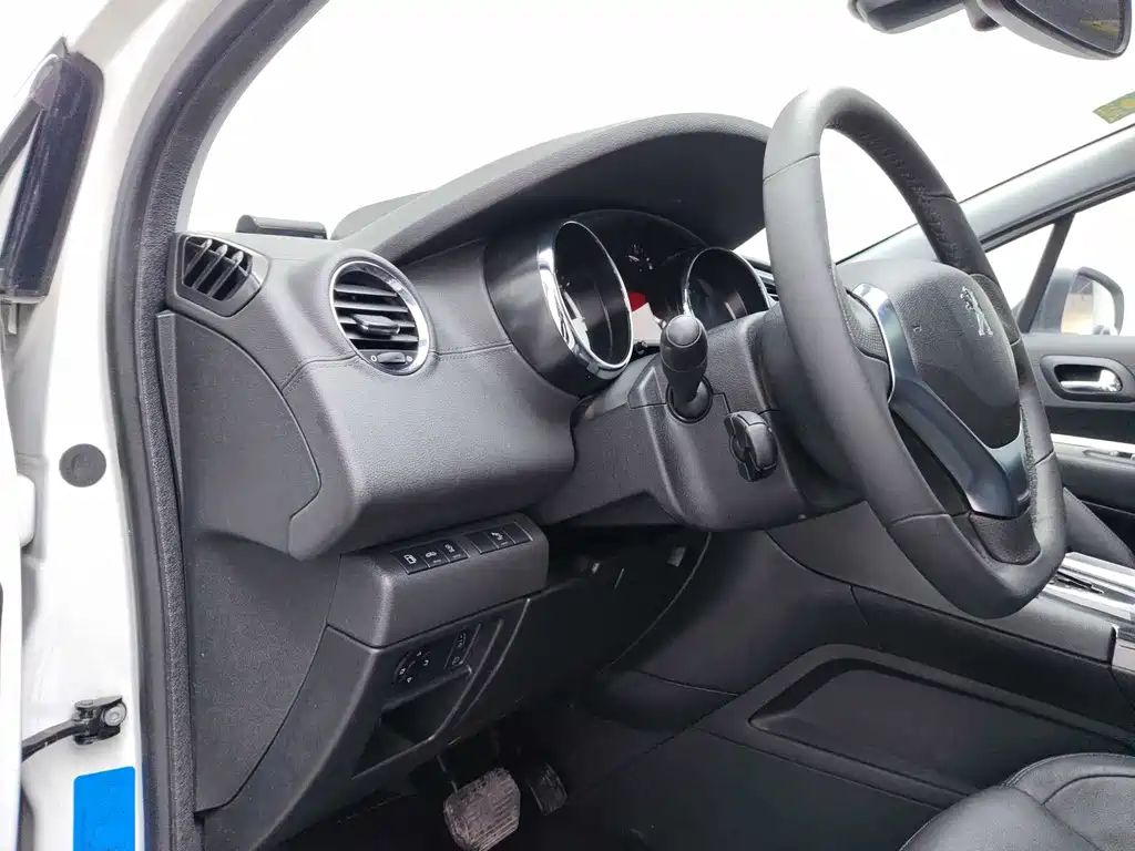 Peugeot 3008 2016 — фото 13