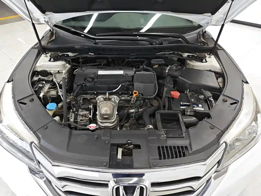 Honda Accord 2015 — фото 10