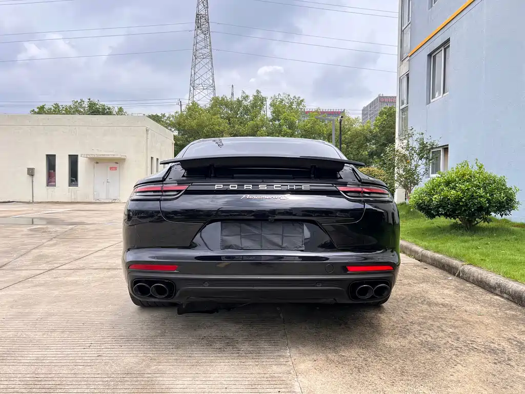 Porsche Panamera 2018 — фото 29