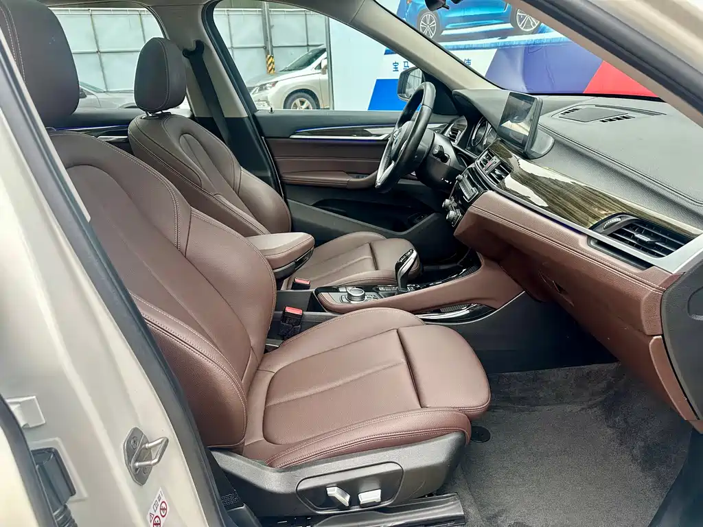 BMW X1 2022 — фото 12