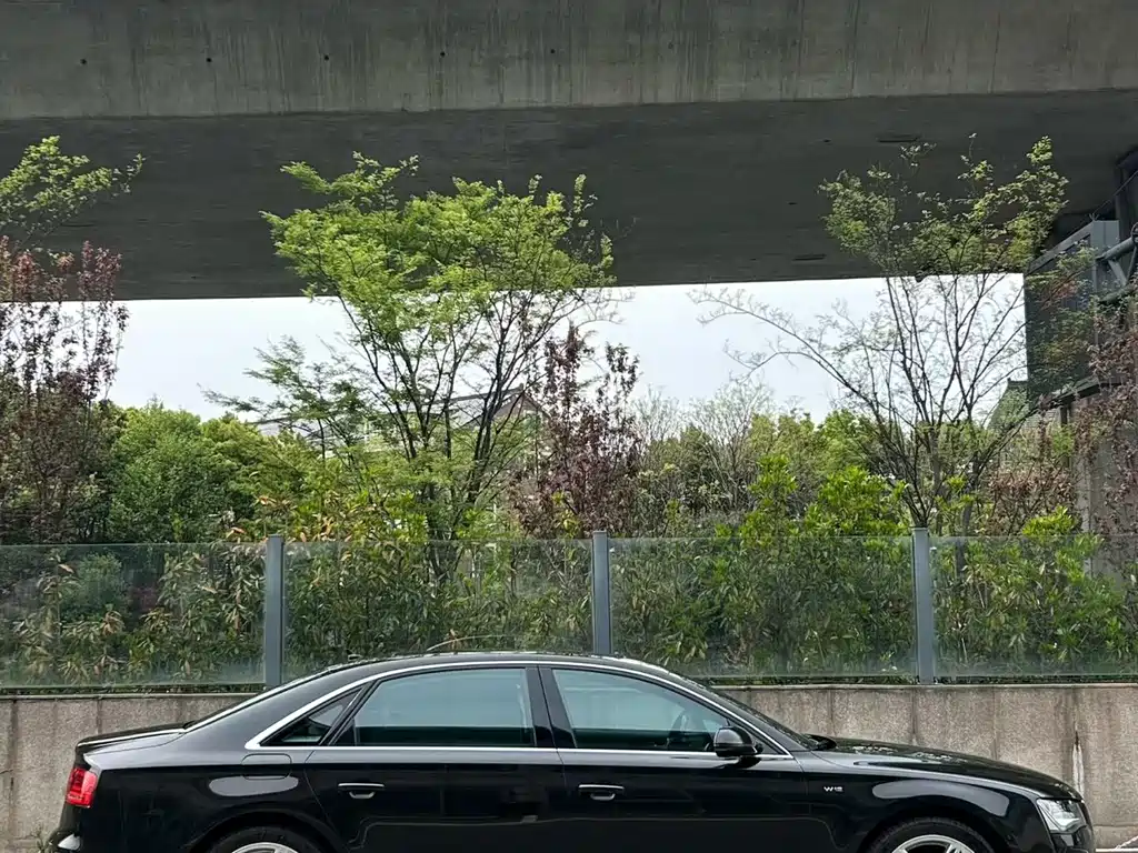 Audi A8 2014