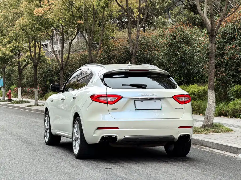 Maserati Levante 2018 — фото 13
