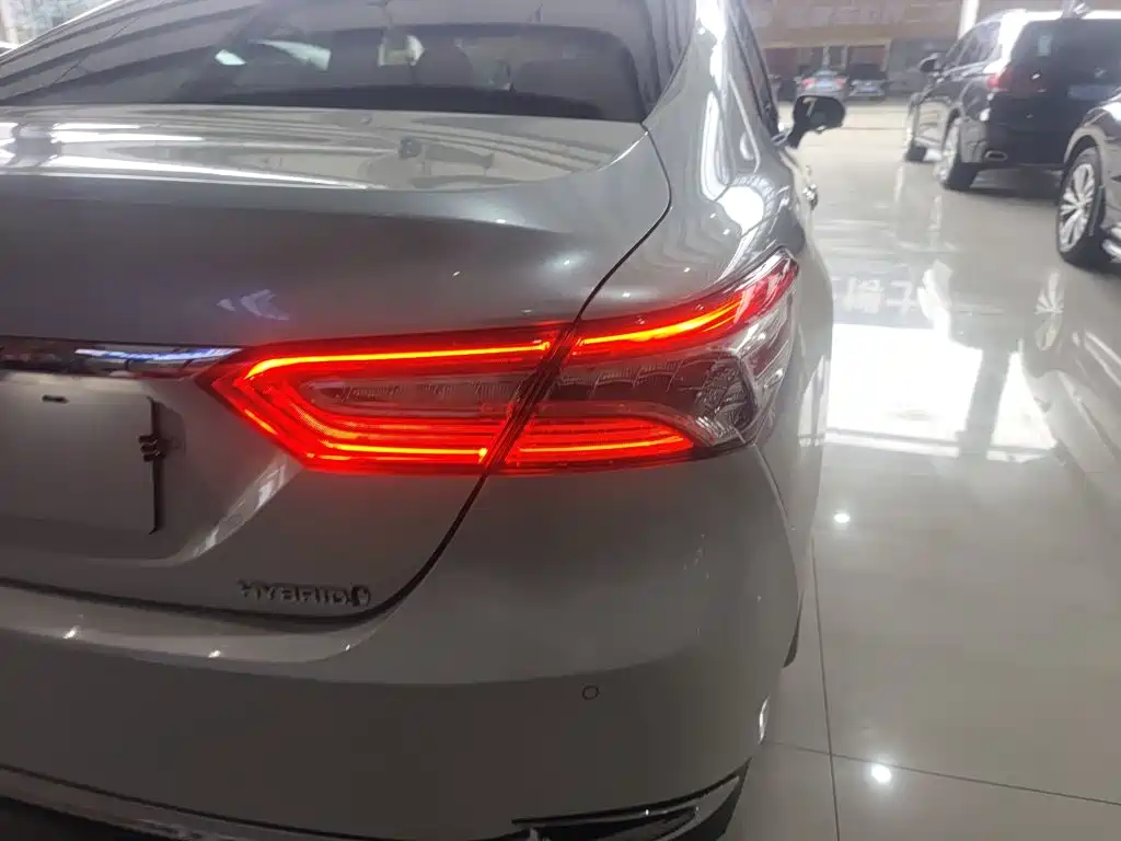 Toyota Camry 2024 — фото 10