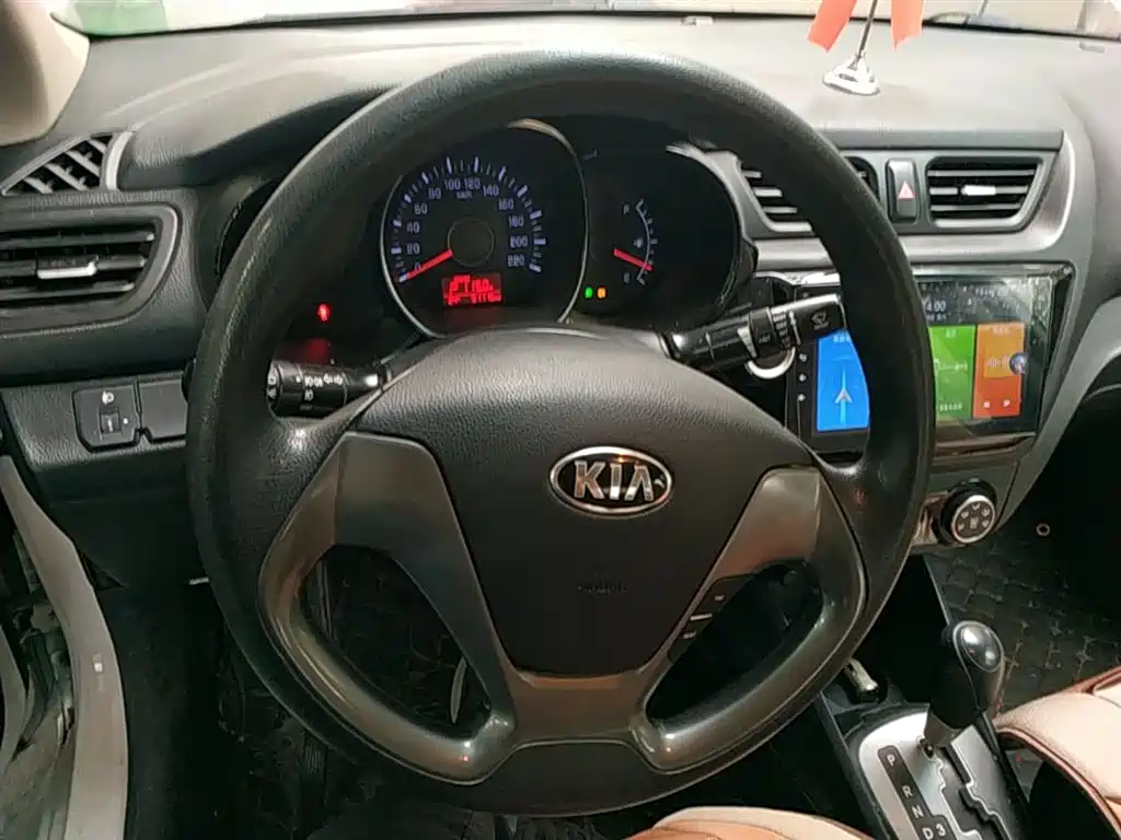 Kia K2 2016 — фото 11
