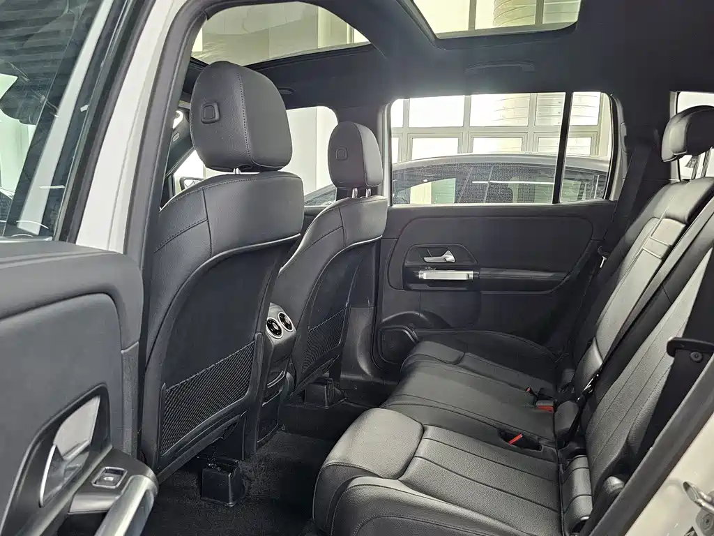 Mercedes-Benz GLB 2024